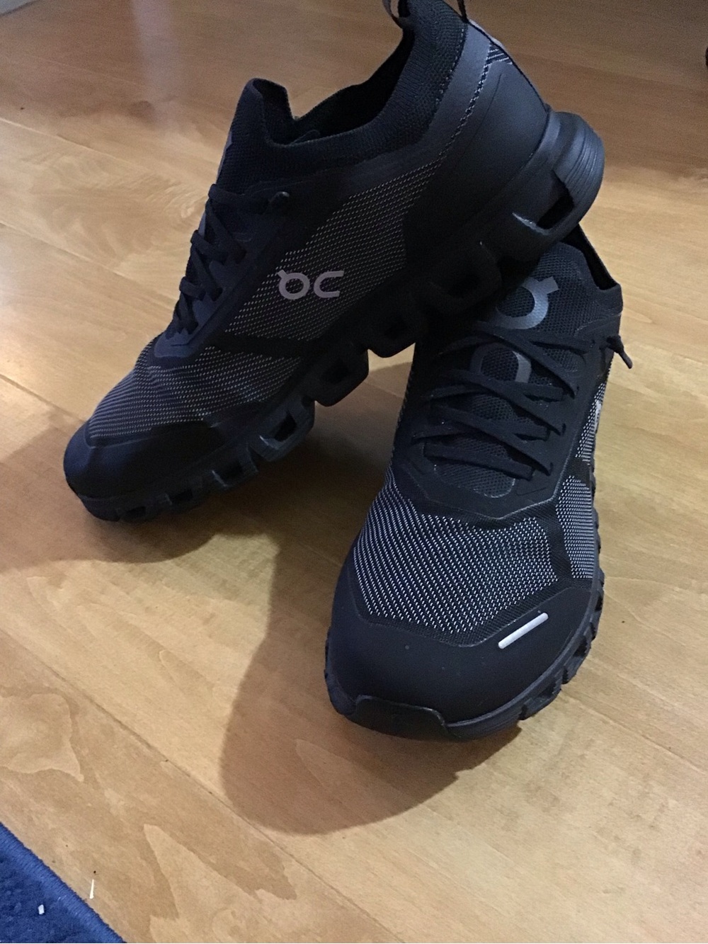 On Cloud 6 Versa Running Sneakers